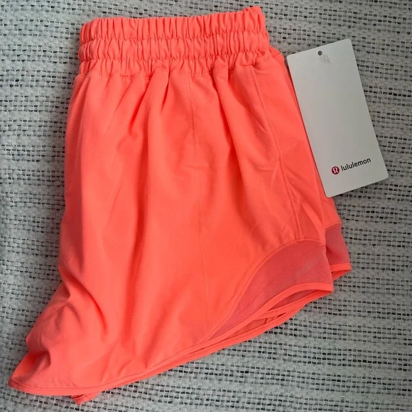 ⚠️SOLD⚠️Lululemon Hotty Hot Shorts Low Rise 4” - Sunset - Women’s Size 6 - Picture 3 of 10